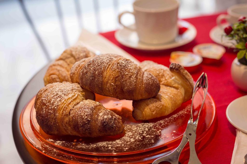 La Cattedrale Bed & Breakfast เนเปิลส์ ภายนอก รูปภาพ