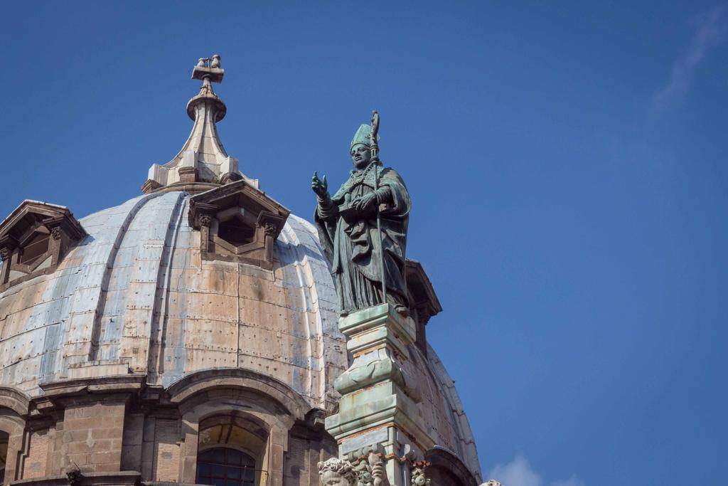 La Cattedrale Bed & Breakfast เนเปิลส์ ภายนอก รูปภาพ